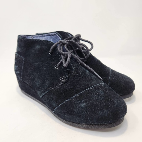 Toms Youth Desert Wedge Ankle Bootie Girls Size 3 Black Suede Lace Up Round Toe - Picture 1 of 9